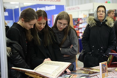 Встречи с авторами и новинки. День России проходит на ММКВЯ