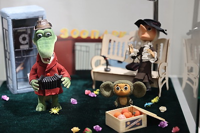 Кукла Чебурашки и эскизы \"Снежной королевы\". В Минске открылась выставка к 105-летию Леонида Шварцмана