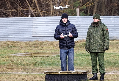Полет нормальный. Первый набор операторов беспилотников завершает курс подготовки в БелГУТе