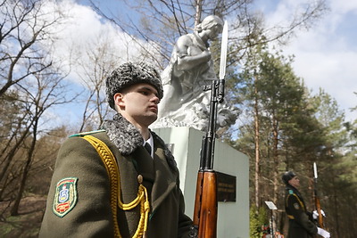 Руководство Гродненского облисполкома присоединилось к акции \"Дай лесу новае жыццё\"