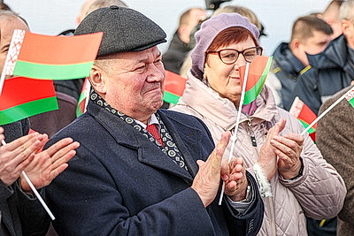 Лукашенко в Мозыре открыл обновленный мост через Припять