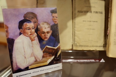 Знакомство с культурой Казахстана. Выставка к 180-летию со дня рождения Абая Кунанбаева открылась в Минске