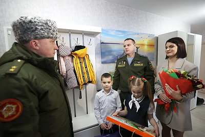 Хренин: в 2025 году будет построено и сдано более 700 арендных квартир для военнослужащих