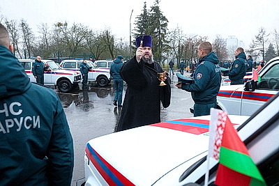 Ключи от квартир и служебных автомобилей вручили гродненским спасателям