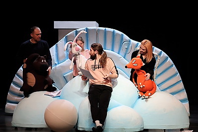 \"Здесь верят в чудо\": как театры Могилева создают новогоднюю сказку