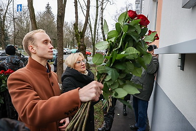 В школе №35 Минска открыли мурал в честь Героя Советского Союза Домулло Азизова