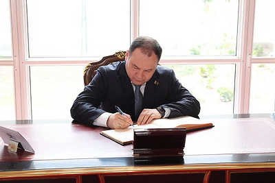 Головченко встретился с президентом Уганды в формате \"один на один\"