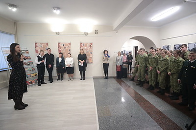 История в фотографиях и пронзающем слове. В Брестской крепости открыли две выставки к юбилею Победы