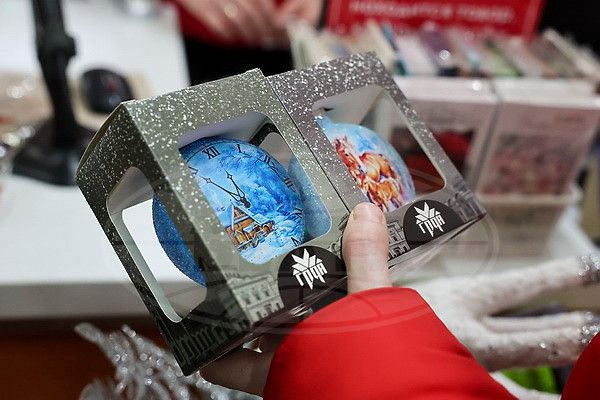 Праздничный декор и новогодние товары - магазины Могилева готовятся в Новому году