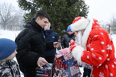 Воспитанников Кобринской детской деревни поздравили с Новым годом