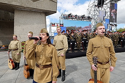 \"Шествие поколений\", военный парад, интерактивные площадки. В Витебске отмечают День Победы
