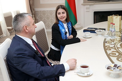 Школьница из Гомельского района получила семена арбуза от Президента