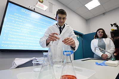 Лаборатория химического анализа и обучения открылась в Лицее им. Ф.Э.Дзержинского БГУ