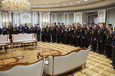 Кадеты и финалисты турнира \"Вызов\" побывали в залах Дворца Независимости