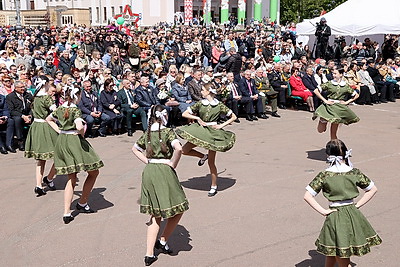 Праздничные концертные программы ко Дню Победы проходят в регионах