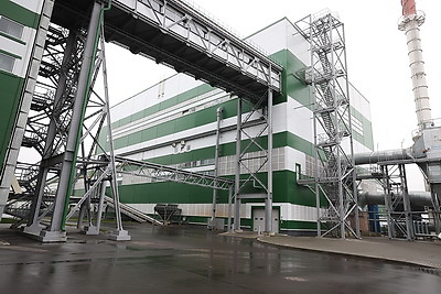 Гибко и эффективно. Как на Гродненском стеклозаводе выпускают сразу два вида продукции на одной линии