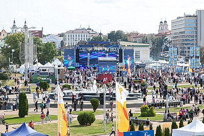 \"Рекорд посещаемости бьется каждый год\". У Дворца спорта отмечают Олимпийский день
