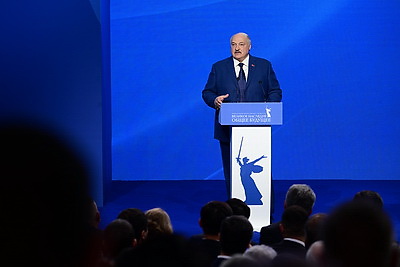Лукашенко и Путин приняли участие в союзном форуме \"Великое наследие - общее будущее\" в Волгограде