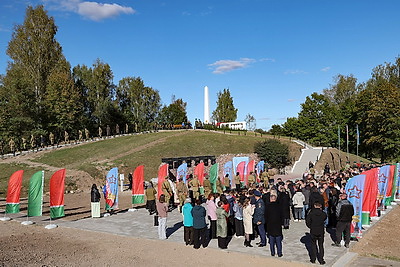 Мемориал в честь партизан легендарной бригады открыли после реконструкции в Полоцком районе