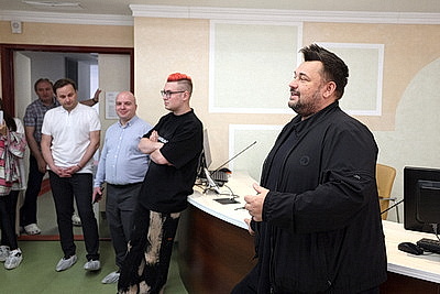 Популярные исполнители приняли участие в благотворительной акции \"Дари добро\" к Международному дню защиты детей