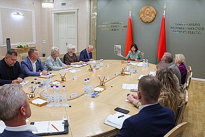 В Совете Республики состоялась встреча с представителями торговых сетей