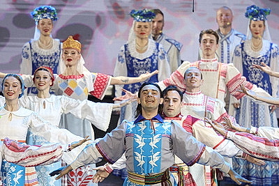 Торжества ко Дню единения народов Беларуси и России прошли во Дворце Республики
