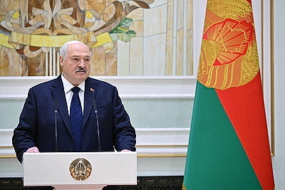 Лукашенко вручил награды заслуженным аграриям Беларуси