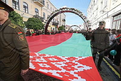 Парад, шествие \"Беларусь помнит\". Гродно празднует День Победы