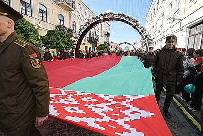 Парад, шествие \"Беларусь помнит\". Гродно празднует День Победы