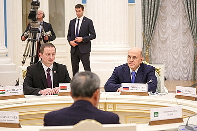 Путин встретился с главами правительств стран ШОС