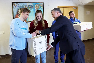 Белорусские биатлонисты получили подарки от Лукашенко за победы на Кубке сильнейших в \"Раубичах\"