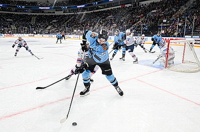 Хоккеисты \"Динамо\" прервали победную серию в матче против \"Лады\"