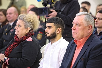 \"Чувствую себя здесь как дома\". В Минске более 20 человек принесли присягу гражданина Беларуси