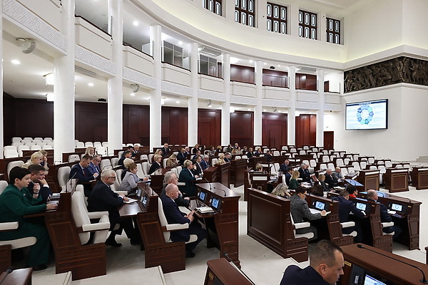 Депутаты Палаты представителей рассмотрели проект программы соцэкономразвития