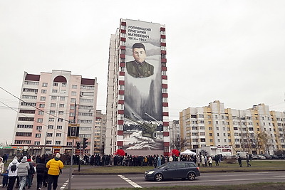 Новые муралы в память о воинах-освободителях открыли в Гомеле