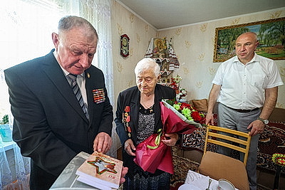 Ветерана Великой Отечественной войны Раису Сидлову поздравили в Гродно