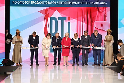 Экспоненты из Беларуси, России, Китая, Узбекистана. В Минске проходит выставка товаров легпрома BTI
