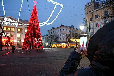 Праздничная атмосфера царит на улицах белорусских городов