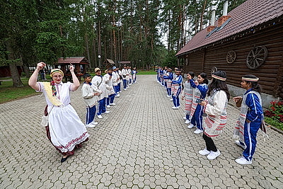 Индийские школьники отдыхают в \"Зубренке\"
