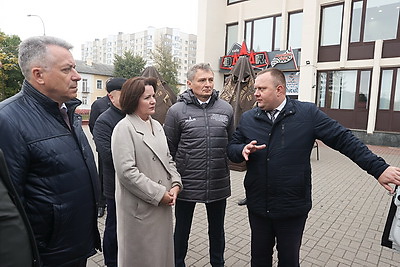 Ключи от микроавтобусов передали в соцучреждения страны