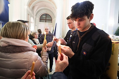 Свет единения и покоя. Вифлеемский огонь прибыл в Минск