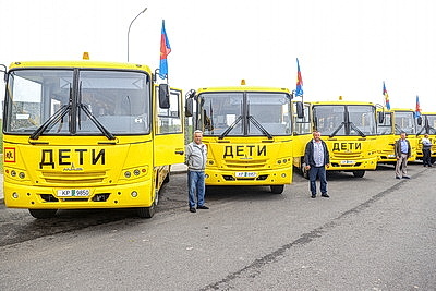 Партию школьных автобусов и авторефрижераторов закупили в Брестской области к началу учебного года