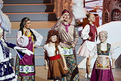 Лукашенко: страна всегда сильна традициями, одна из них в Беларуси - новогодние поздравления детей