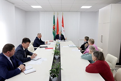 Сергеенко провел личный прием граждан в Шарковщине