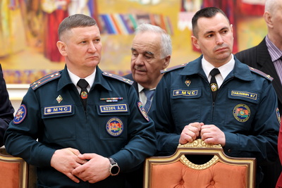 Сотрудники органов МЧС посетили с экскурсией Дворец Независимости