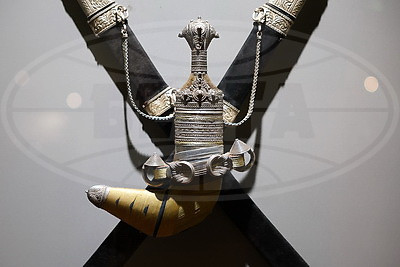 \"Элегантность серебра\". В Национальном художественном музее представили сокровища оманского двора