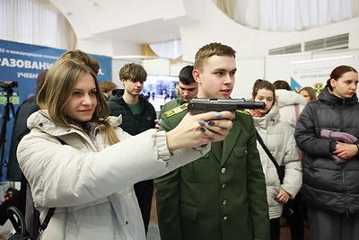 В Минске стартовала специализированная выставка для абитуриентов \"Образование и карьера\"