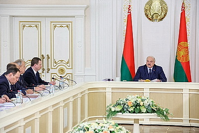 Лукашенко провел совещание о проектах прогнозных документов на 2026 год