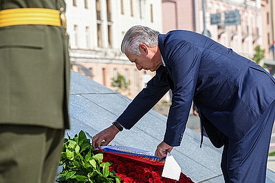Президент Кубы возложил венок к монументу Победы в Минске