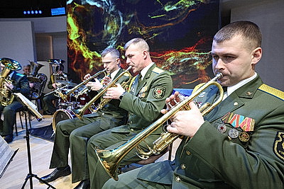 Теплый привет из молодости. Офицерский бал в Витебске собрал ветеранов воинской службы